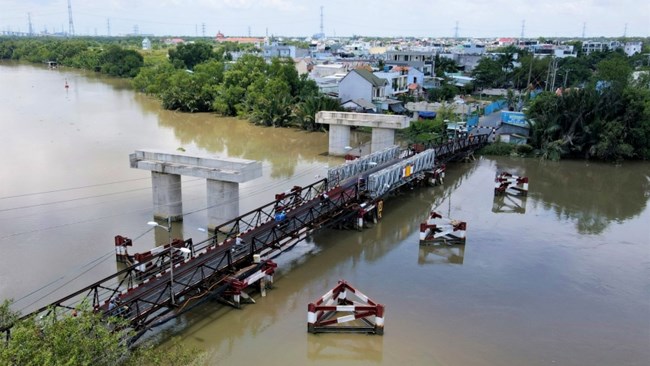 Thành phố Hồ Chí Minh tổ chức bàn giao mặt bằng để thi công dự án cầu trễ hẹn hơn 20 năm (8/9/2022)